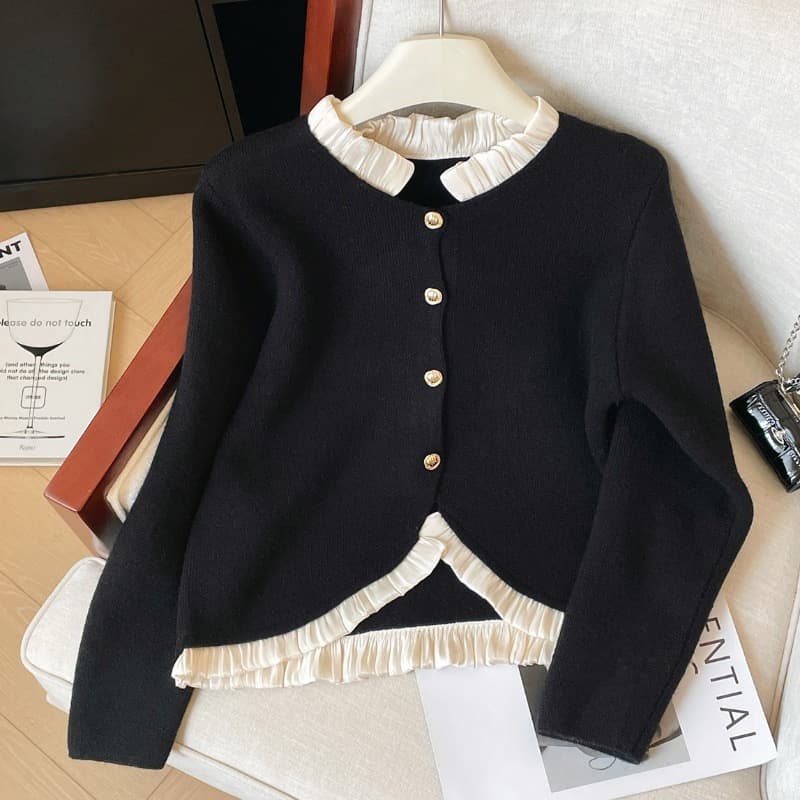 大人かわいい服 フリル襟付きショート丈ニットカーディガン