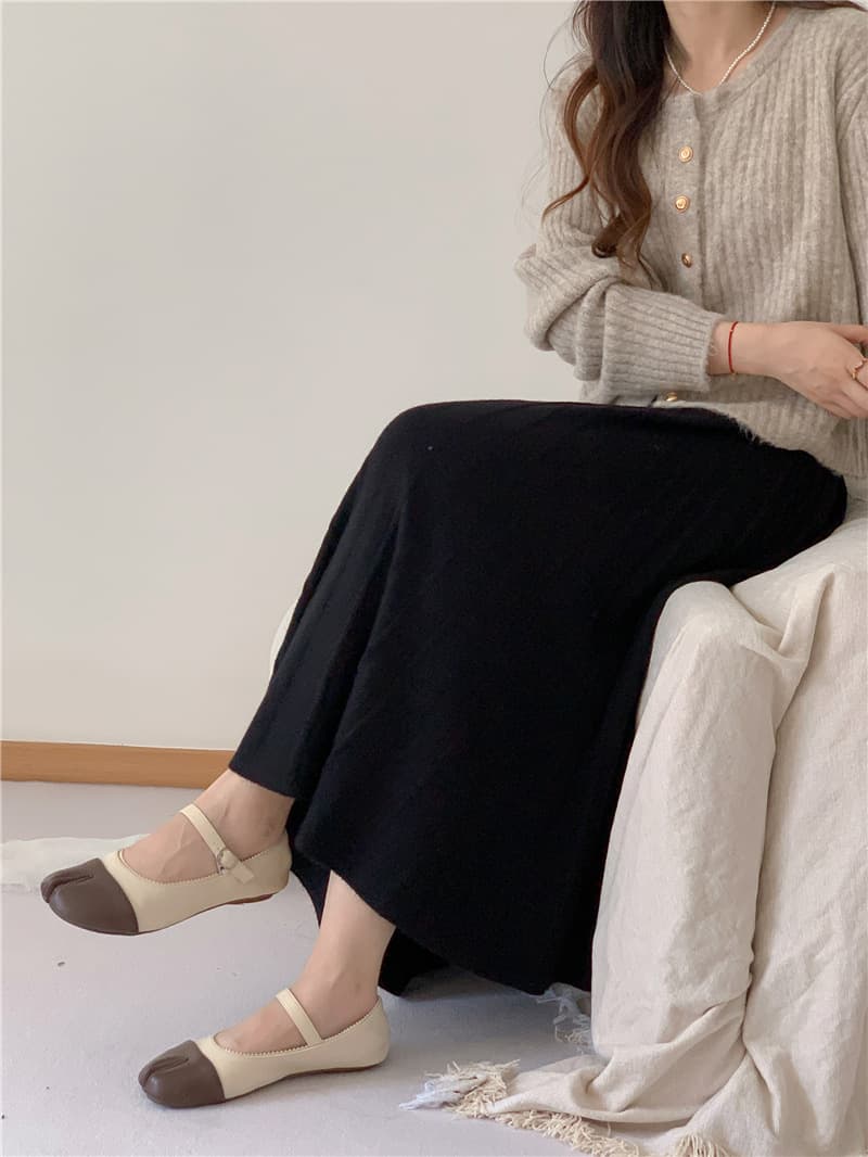 大人かわいい服 上品プリーツロング丈フレアスカート