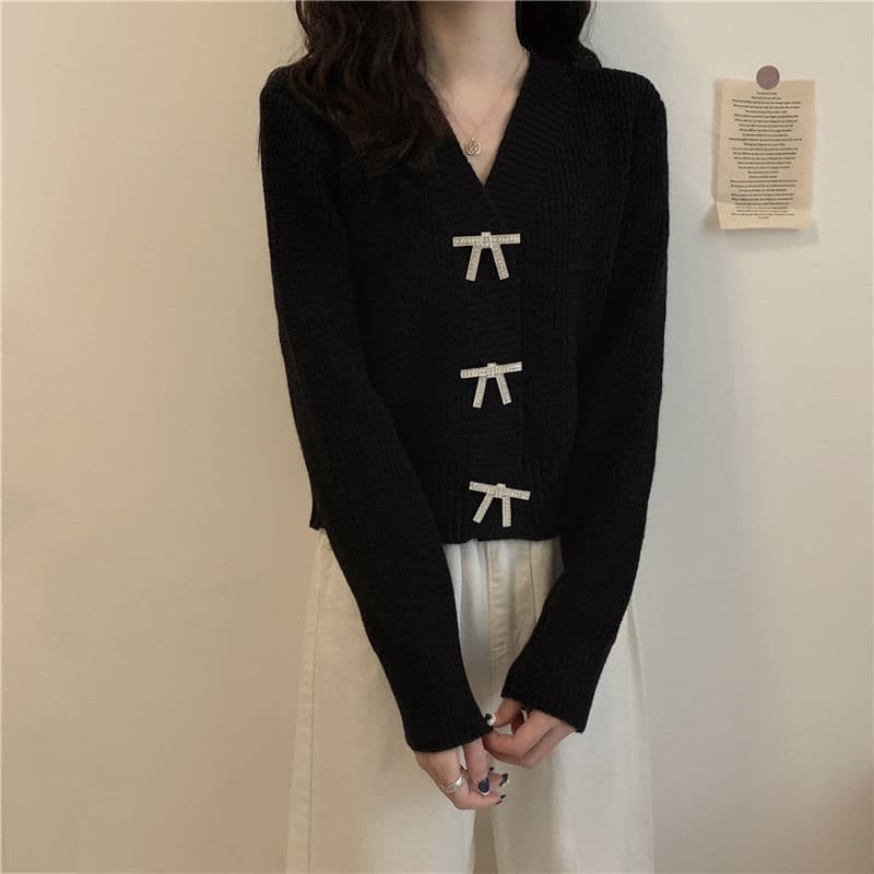 大人かわいい服 リボンモチーフ付きニットカーディガン