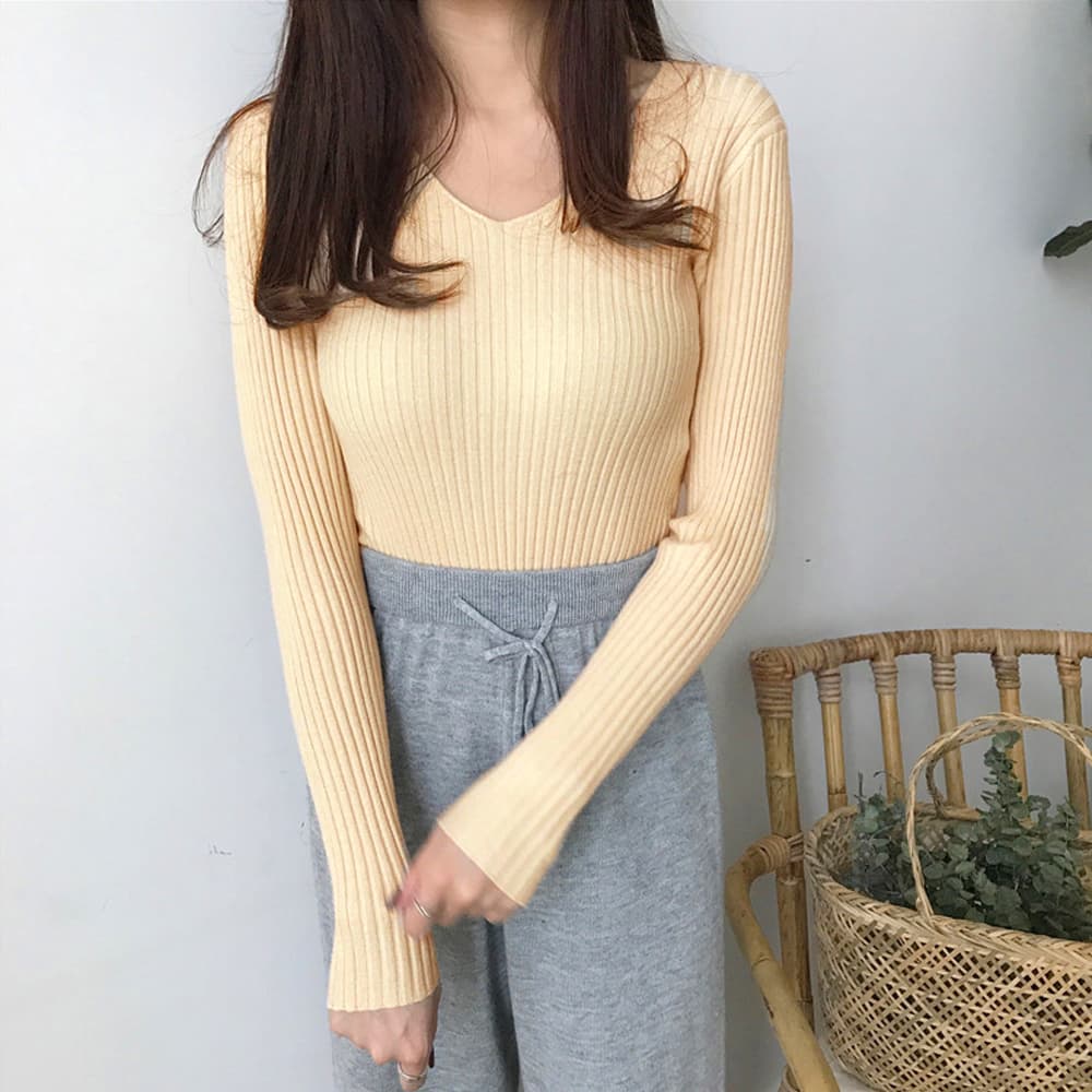 大人かわいい服 上品Vネック リブニット トップス