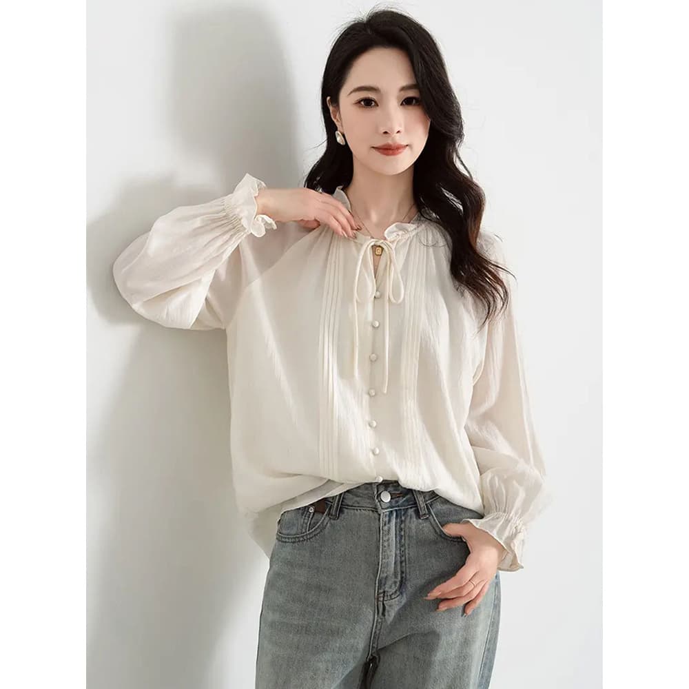 大人かわいい服 優美なフリルタイ付き長袖プリーツブラウス