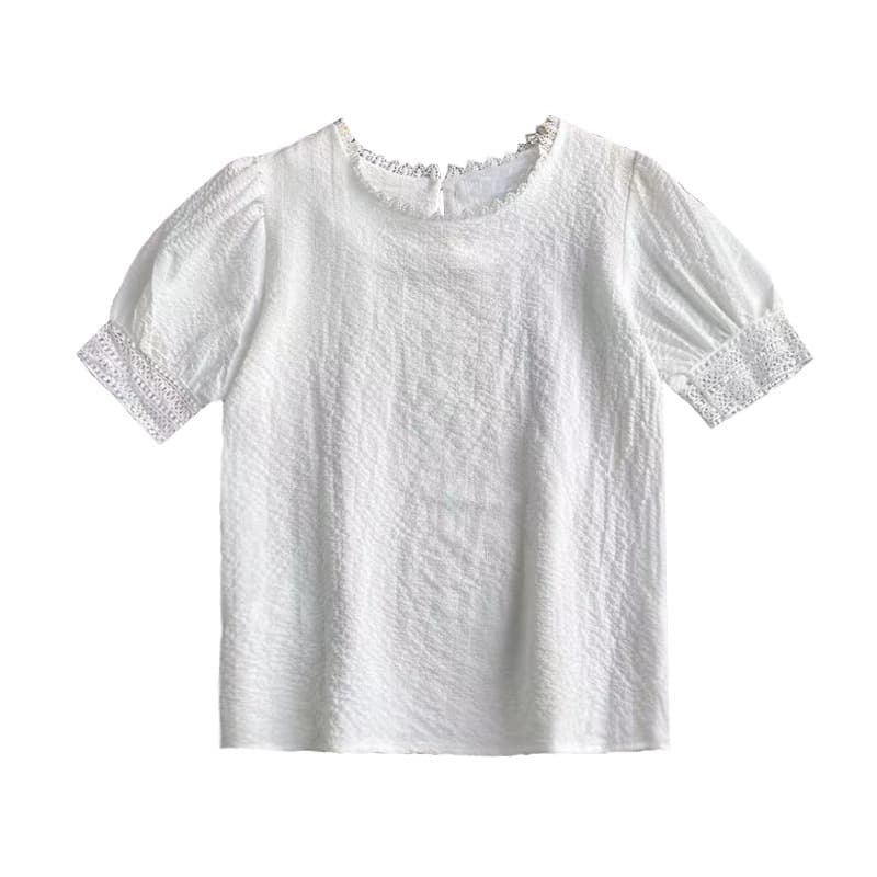 大人かわいい服 レース縁取りブラウス