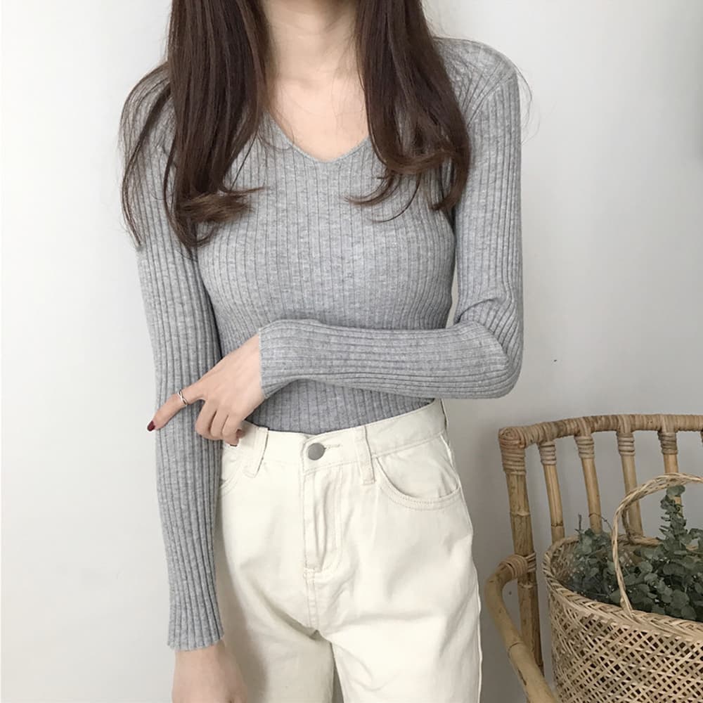 大人かわいい服 上品Vネック リブニット トップス