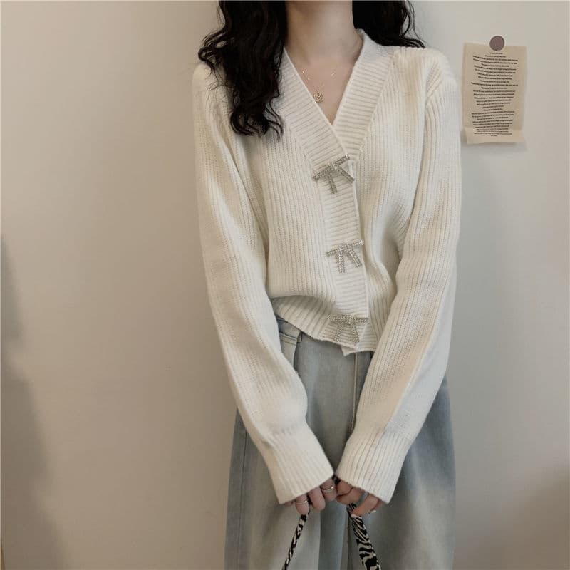 大人かわいい服 リボンモチーフ付きニットカーディガン