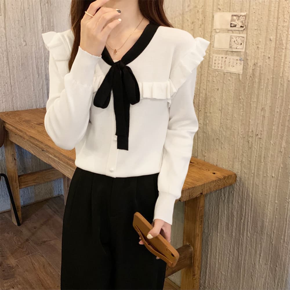 大人かわいい服 フリルリボン付きニットトップス 大人可愛い
