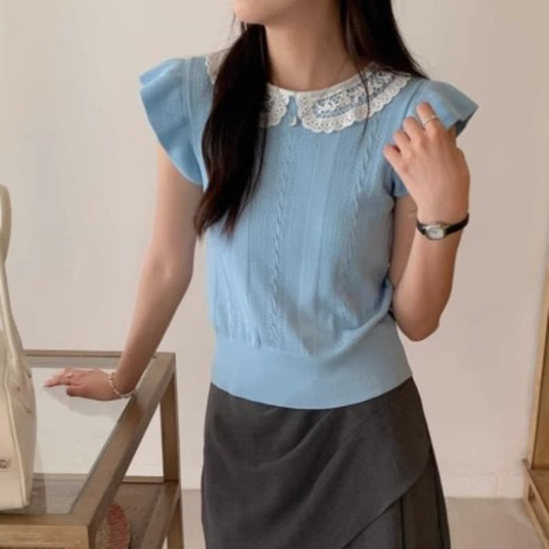 大人かわいい服 レース襟フリル袖ニットトップス