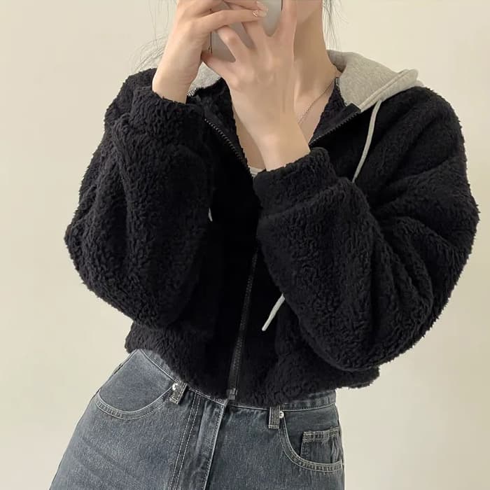 大人かわいい服 もこもこボア素材ショート丈ジップアップ羊毛風羽織