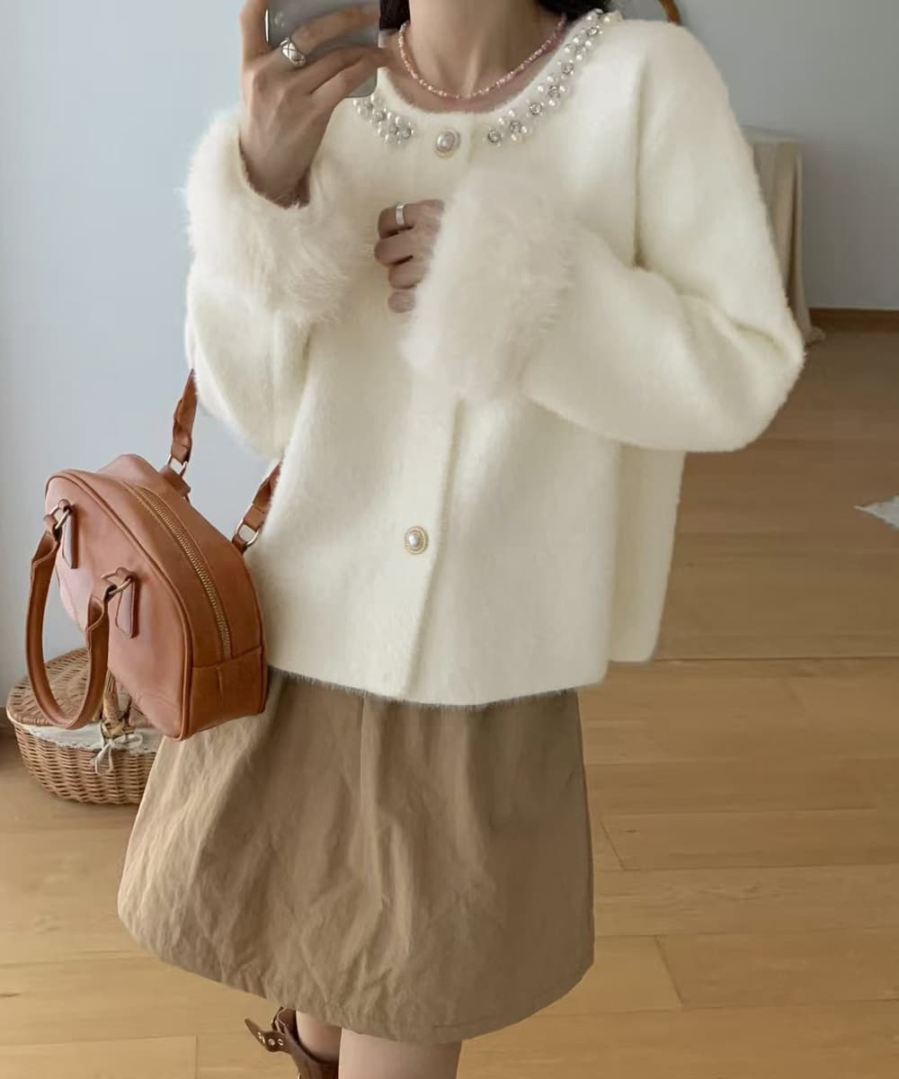 大人かわいい服 パール付きふわふわモヘア風ニットカーディガン