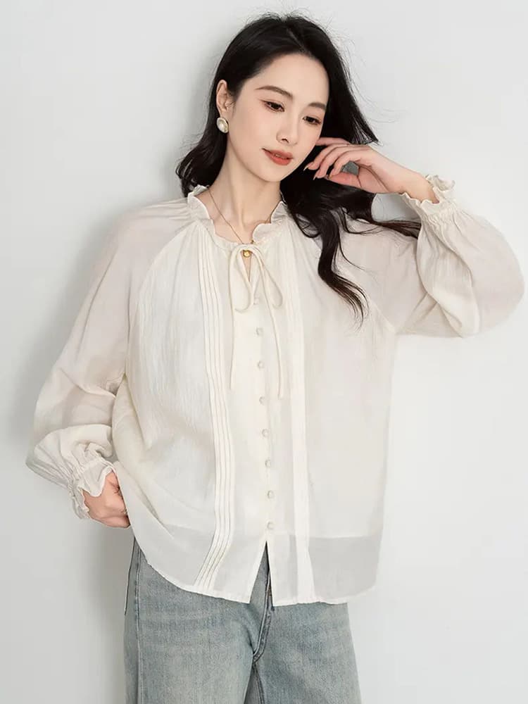 大人かわいい服 優美なフリルタイ付き長袖プリーツブラウス