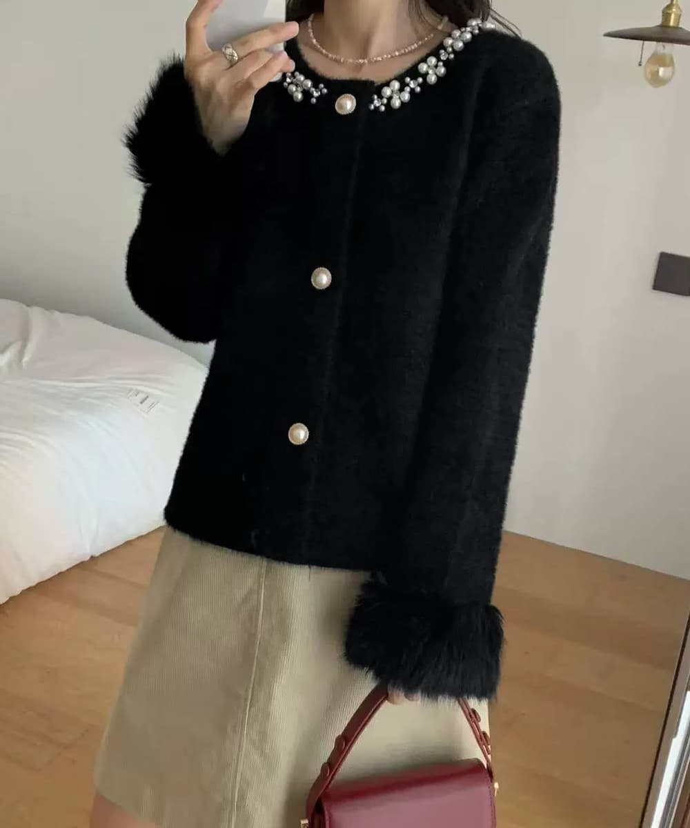 大人かわいい服 パール付きふわふわモヘア風ニットカーディガン