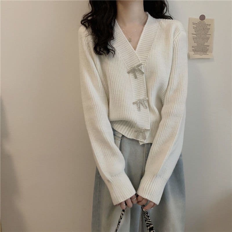 大人かわいい服 リボンモチーフ付きニットカーディガン